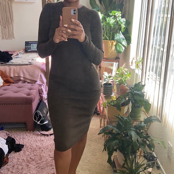 Ribbed MIDI Dress - Picture 1 of 1